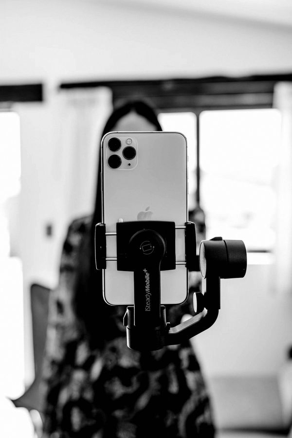 iPhone Pro σε gimbal έτοιμο για λήψη